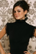 Рэйчел Билсон (Rachel Bilson) Jeff Vespa Portraits in Toronto 2006 (15xHQ) Bd7e45520367515