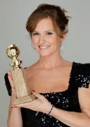 Мелисса Лео (Melissa Leo) Jeff Vespa Golden Globe Portraits 2011 - 2xHQ C34a7d520365667