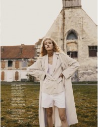 CR Fashion Book — Mariam De Vinzelle at Louis Vuitton Fall 2017