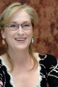 Мэрил Стрип (Meryl Streep) Prime press conference portraits (New York, 01.10.2005) 93c872520678172