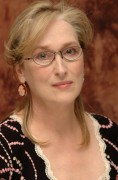 Мэрил Стрип (Meryl Streep) Prime press conference portraits (New York, 01.10.2005) B15bc0520678249