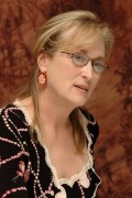 Мэрил Стрип (Meryl Streep) Prime press conference portraits (New York, 01.10.2005) Ce9008520677848