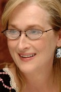 Мэрил Стрип (Meryl Streep) Prime press conference portraits (New York, 01.10.2005) D424fb520677733