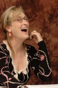 Мэрил Стрип (Meryl Streep) Prime press conference portraits (New York, 01.10.2005) E7bdcc520678151