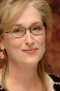 Мэрил Стрип (Meryl Streep) Prime press conference portraits (New York, 01.10.2005) F9f67b520677950