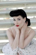 Дита фон Тиз (Dita von Teese) Photoshoot in Senigallia, Italy (12xHQ) 58a6e1522134556