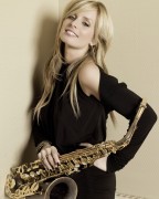 Кэнди Далфер (Candy Dulfer) Carin Verbruggen photoshoot (7xHQ) 4644cb523013778