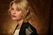 Эмили де Рэвин (Emilie de Ravin) Ball Don't Lie Portraits 2008 (19xHQ) 1859dc523052759