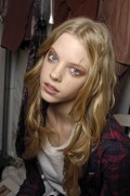 Скай Страке (Skye Stracke) Nina Ricci Fall 2008 (7xHQ) B735d0523186703