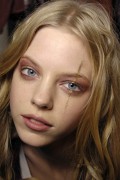 Скай Страке (Skye Stracke) Nina Ricci Fall 2008 (7xHQ) B7bacf523186642