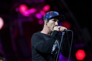 The Red Hot Chili Peppers - Perfoms on stage at T in The Park Festival in Strathallan Castle, Scotland, July 10 2016 (34xHQ) 10c8ab523509289