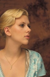 Скарлетт Йоханссон (Scarlett Johansson) at the Hollywood Foreign Press Association press conference portraits by Yoram Kahana for the movie "Girl With A Pearl Earring" held in Los Angeles, CA on November 12, 2003 (30xHQ) 4cf9a0523819070