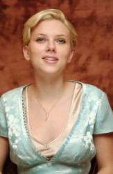 Скарлетт Йоханссон (Scarlett Johansson) at the Hollywood Foreign Press Association press conference portraits by Yoram Kahana for the movie "Girl With A Pearl Earring" held in Los Angeles, CA on November 12, 2003 (30xHQ) 308fc0523822340