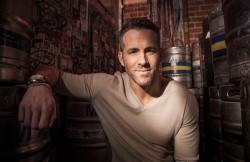 Райан Рейнольдс (Ryan Reynolds) photoshoot Martin E Klimek USA Today 2016 (2xHQ) D8592b523972648