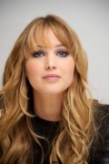Дженнифер Лоуренс (Jennifer Lawrence) The Hunger Games press conference portraits by Vera Anderson (01.03.12) - 129xHQ 3b48d5524165326