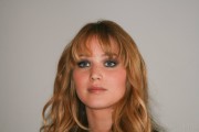Дженнифер Лоуренс (Jennifer Lawrence) The Hunger Games press conference portraits by Vera Anderson (01.03.12) - 129xHQ 7139f9524166618