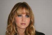 Дженнифер Лоуренс (Jennifer Lawrence) The Hunger Games press conference portraits by Vera Anderson (01.03.12) - 129xHQ 76b71f524166900