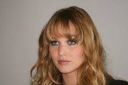 Дженнифер Лоуренс (Jennifer Lawrence) The Hunger Games press conference portraits by Vera Anderson (01.03.12) - 129xHQ A07ddc524166410