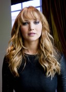 Дженнифер Лоуренс (Jennifer Lawrence) The Hunger Games press conference portraits by Vera Anderson (01.03.12) - 129xHQ Ae43be524165248