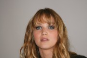 Дженнифер Лоуренс (Jennifer Lawrence) The Hunger Games press conference portraits by Vera Anderson (01.03.12) - 129xHQ Bd4cd0524165421