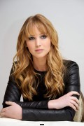 Дженнифер Лоуренс (Jennifer Lawrence) The Hunger Games press conference portraits by Vera Anderson (01.03.12) - 129xHQ Bd5659524166483