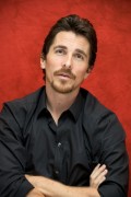 Кристиан Бэйл (Christian Bale) Public Enemies Press Conference (Chicago, 19.06.2009) 00af3d525013173