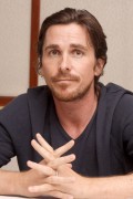 Кристиан Бэйл (Christian Bale) пресс конференция фильма The Dark Knight Rises (Беверли Хиллс, 8 июля 2012) 876097525014237