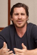 Кристиан Бэйл (Christian Bale) пресс конференция фильма The Dark Knight Rises (Беверли Хиллс, 8 июля 2012) Ba5e11525014221