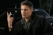Дженсен Эклс (Jensen Ackles) Behind the Scenes on the Set of Supernatural - 6xMQ C9cea7525040109