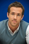 Райан Рейнольдс (Ryan Reynolds) Green Lantern press conference (June 7, 2011) 06d8e6525146033