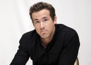 Райан Рейнольдс (Ryan Reynolds) The Change-Up Press Conference (2011.07.17) 2ac37d525146803