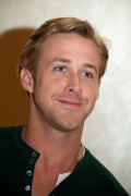 Райан Гослинг (Ryan Gosling) Drive press conference (Los Angeles, September 26, 2011) 8afd1a525163016