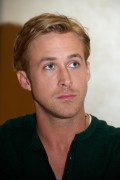Райан Гослинг (Ryan Gosling) Drive press conference (Los Angeles, September 26, 2011) B564a5525163105
