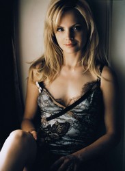 Мина Сувари (Mena Suvari) Miranda Penn Turin photoshoot (1xHQ) Ced4b4525266080