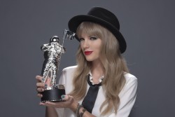 Тейлор Свифт (Taylor Swift) 2012 MTV Video Music Awards Portraits - 2xHQ Ce87a5525329512