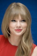 Тейлор Свифт (Taylor Swift) Dr. Zeuss' The Lorax Press Conference (07.02.2012) 0fe0eb525331501