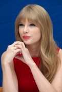 Тейлор Свифт (Taylor Swift) Dr. Zeuss' The Lorax Press Conference (07.02.2012) 39251e525332970
