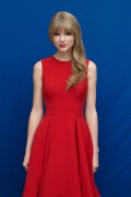 Тейлор Свифт (Taylor Swift) Dr. Zeuss' The Lorax Press Conference (07.02.2012) 42e4f7525332983