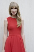 Тейлор Свифт (Taylor Swift) Dr. Zeuss' The Lorax Press Conference (07.02.2012) 4909c4525331479