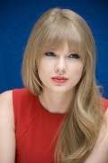 Тейлор Свифт (Taylor Swift) Dr. Zeuss' The Lorax Press Conference (07.02.2012) 6dd055525331514