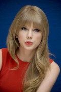 Тейлор Свифт (Taylor Swift) Dr. Zeuss' The Lorax Press Conference (07.02.2012) 965115525331519
