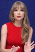 Тейлор Свифт (Taylor Swift) Dr. Zeuss' The Lorax Press Conference (07.02.2012) 9fef81525333197