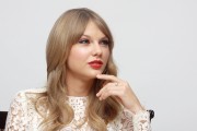 Тейлор Свифт (Taylor Swift) One Chance Press Conference (Four Seasons Hotel, Beverly Hills, 11.21.2013) 077f7f525344753