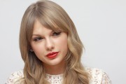 Тейлор Свифт (Taylor Swift) One Chance Press Conference (Four Seasons Hotel, Beverly Hills, 11.21.2013) D50c56525344727