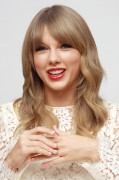 Тейлор Свифт (Taylor Swift) One Chance Press Conference (Four Seasons Hotel, Beverly Hills, 11.21.2013) Ec75c9525344589