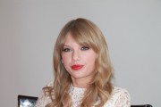 Тейлор Свифт (Taylor Swift) One Chance Press Conference (Four Seasons Hotel, Beverly Hills, 11.21.2013) F3a23b525343827