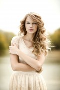 Тейлор Свифт (Taylor Swift) Brian Doben Photoshoot for People Magazine, 10.01.2010 - 30xHQ C1c13e525350831