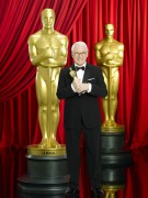 Алек Болдуин и Стив Мартин (Alec Baldwin, Steve Martin) hosts 82nd Academy Awards [Portrait] (4xHQ) 59c006525374065