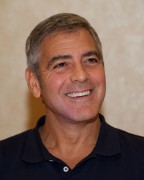 Джордж Клуни (George Clooney) “The Ides Of March” Press Conference (Four Seasons Hotel in Beverly Hills, California (September 26, 2011) E1e8d4525382767