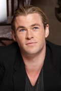 Крис Хемсворт (Chris Hemsworth) Snow White And The Huntsman press conference (West Suffex, May 13, 2012) 506999525617934